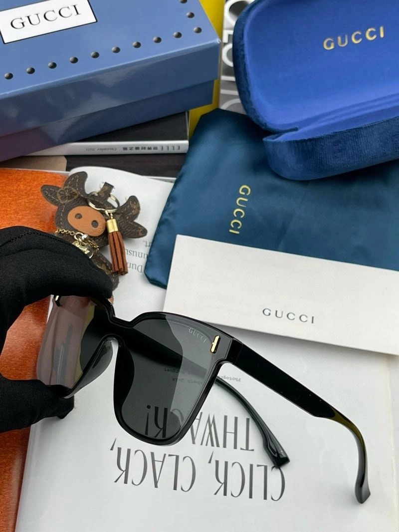Gucci Sunglasses OnTrend 279781