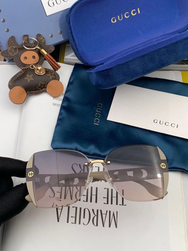Gucci Sunglasses WaterResistant 279777