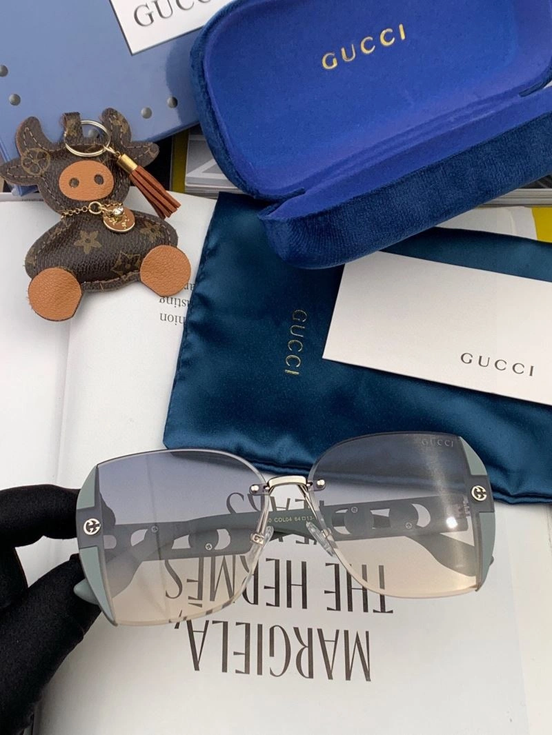 Gucci Sunglasses WaterResistant 279777