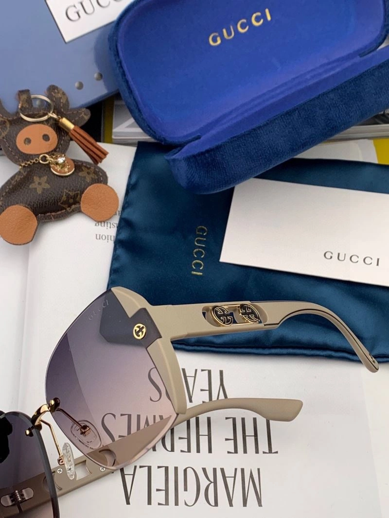 Gucci Sunglasses WaterResistant 279777