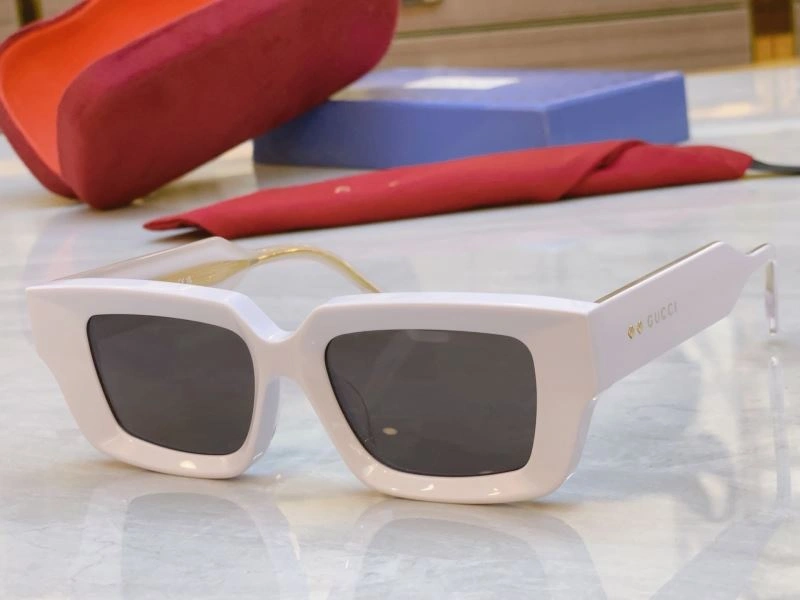 Gucci Sunglasses Lightweight 279763