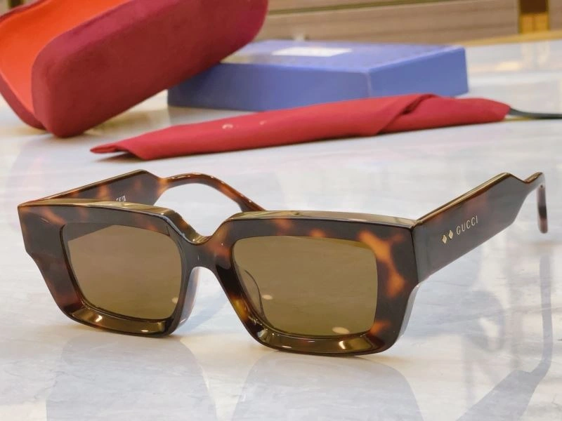 Gucci Sunglasses Lightweight 279763