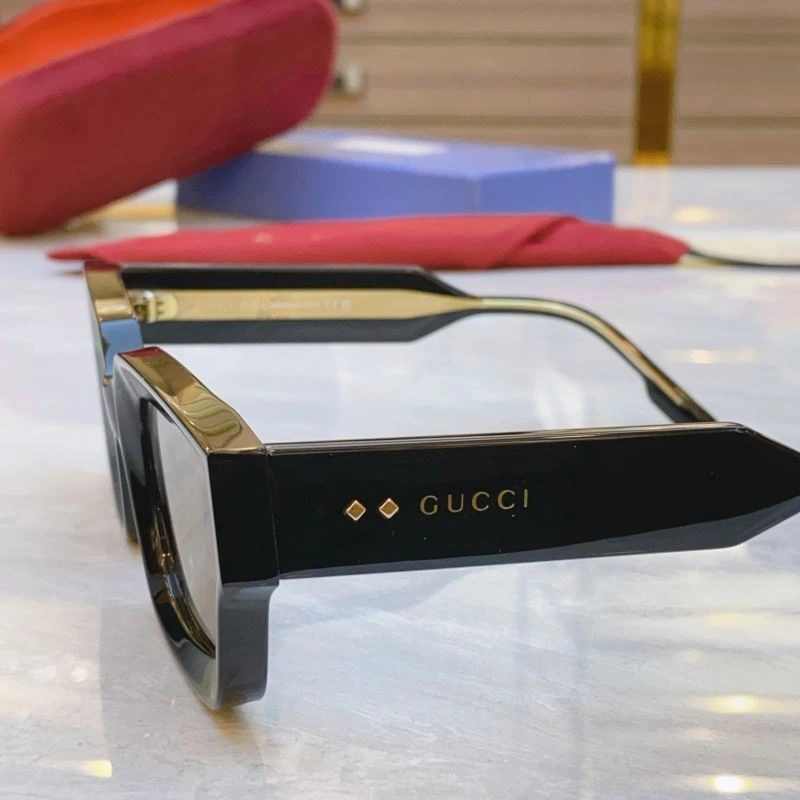 Gucci Sunglasses Lightweight 279763