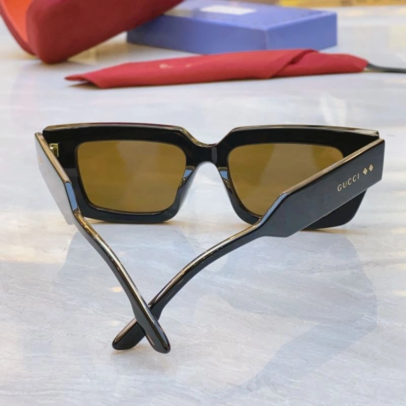 Gucci Sunglasses Lightweight 279763