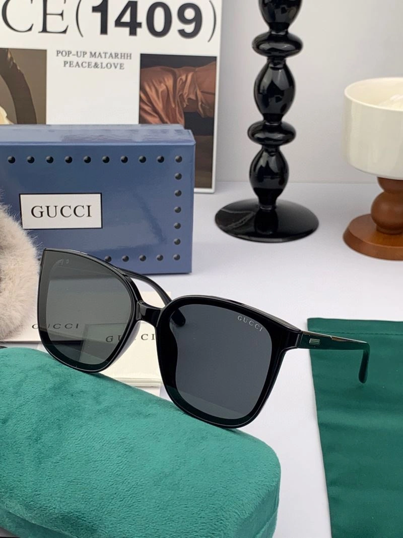 Sleek Gucci Sunglasses 279750