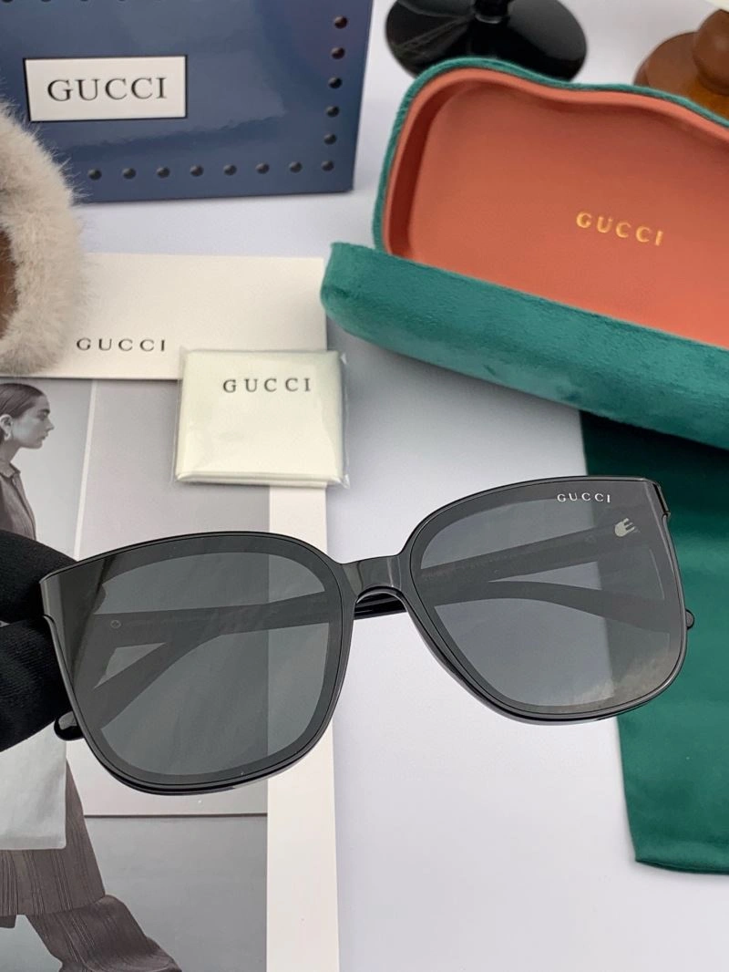 Sleek Gucci Sunglasses 279750