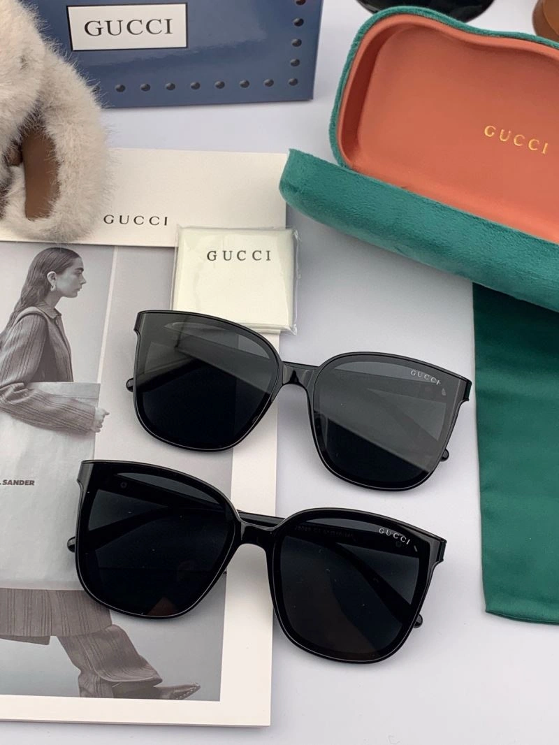 Sleek Gucci Sunglasses 279750