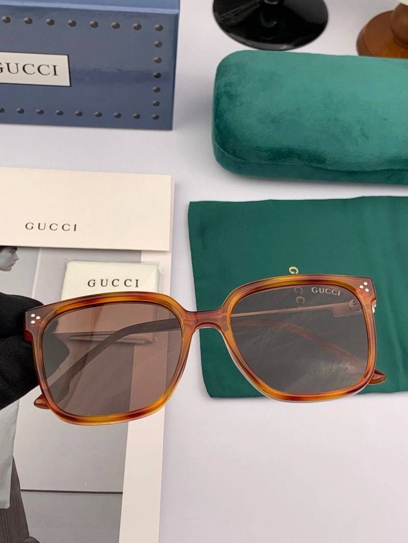 Casual Gucci Sunglasses 279748