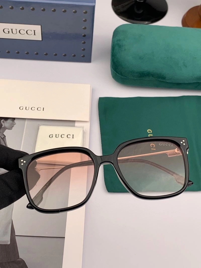 Casual Gucci Sunglasses 279748