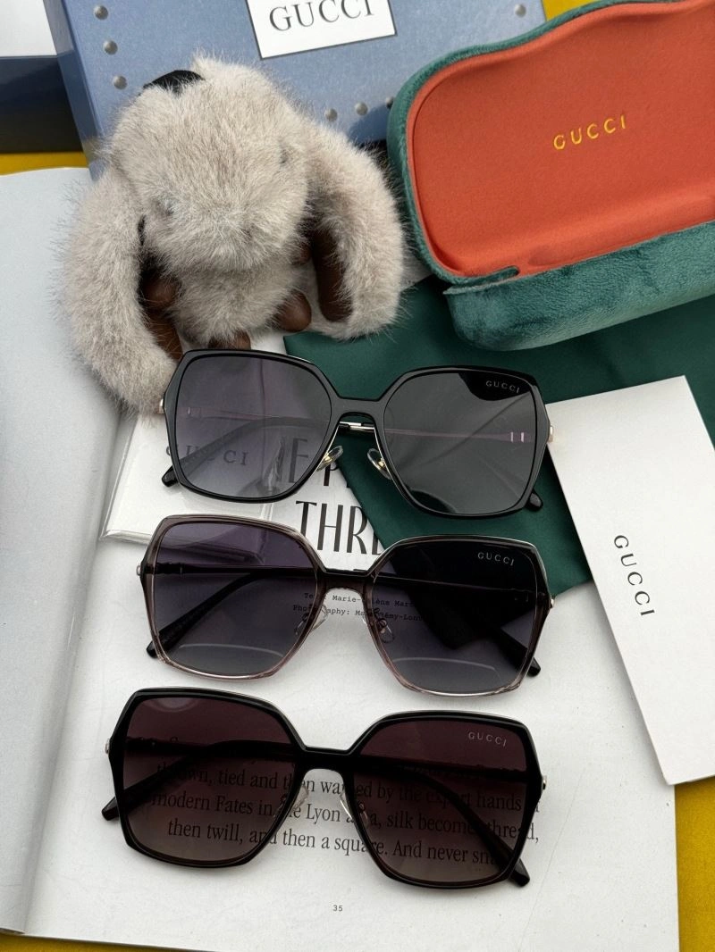 Effortless Gucci Sunglasses 279746