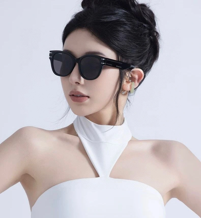 Gucci Sunglasses SmoothTexture 279745