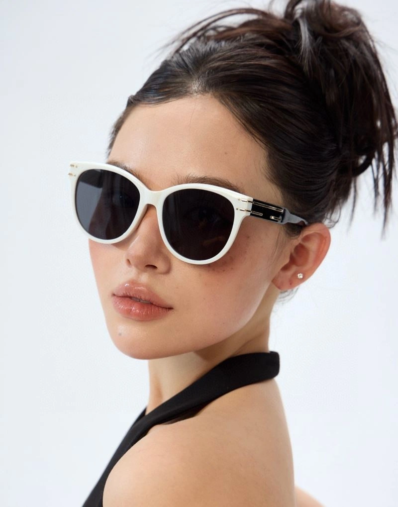 Gucci Sunglasses SmoothTexture 279745
