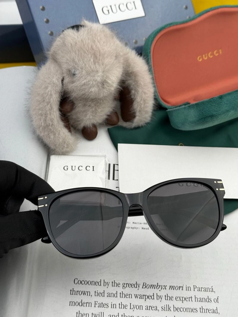 Gucci Sunglasses SmoothTexture 279745