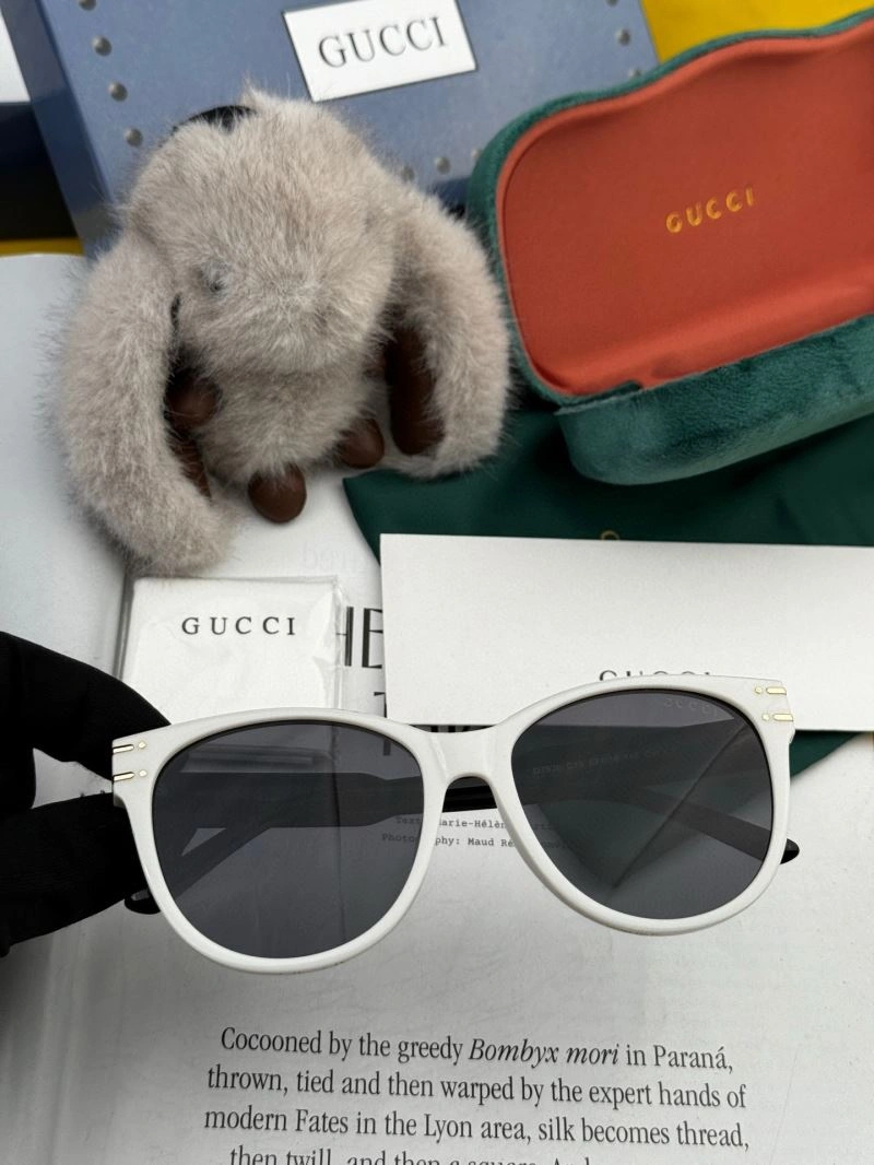 Gucci Sunglasses SmoothTexture 279745