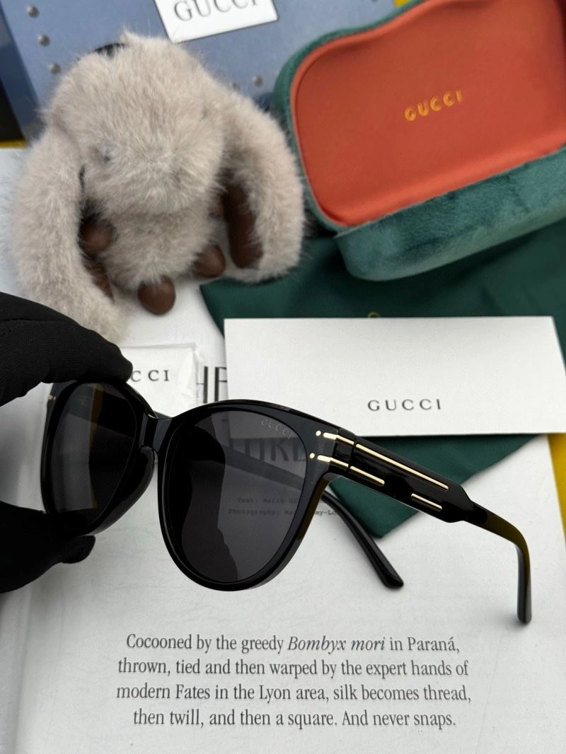 Gucci Sunglasses SmoothTexture 279745
