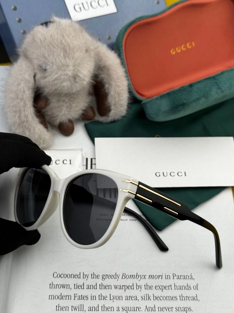 Gucci Sunglasses SmoothTexture 279745