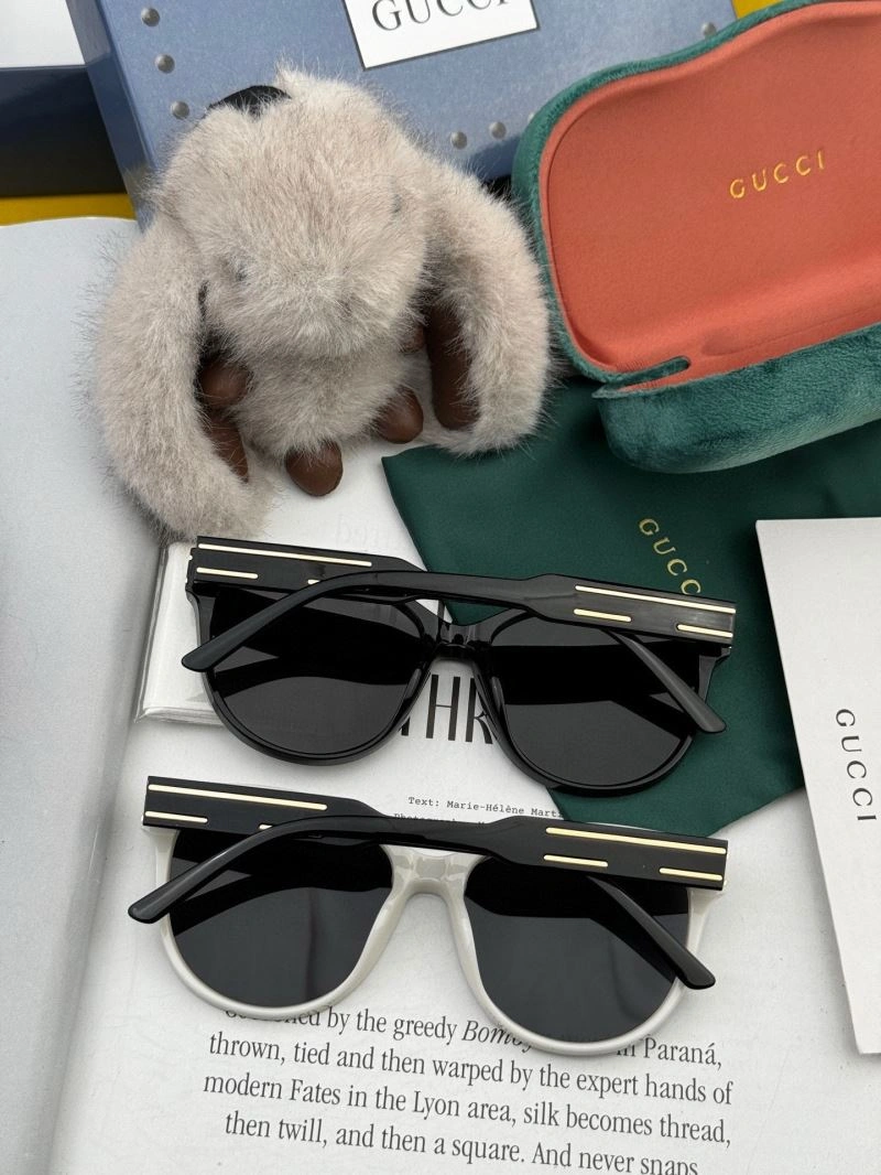 Gucci Sunglasses SmoothTexture 279745