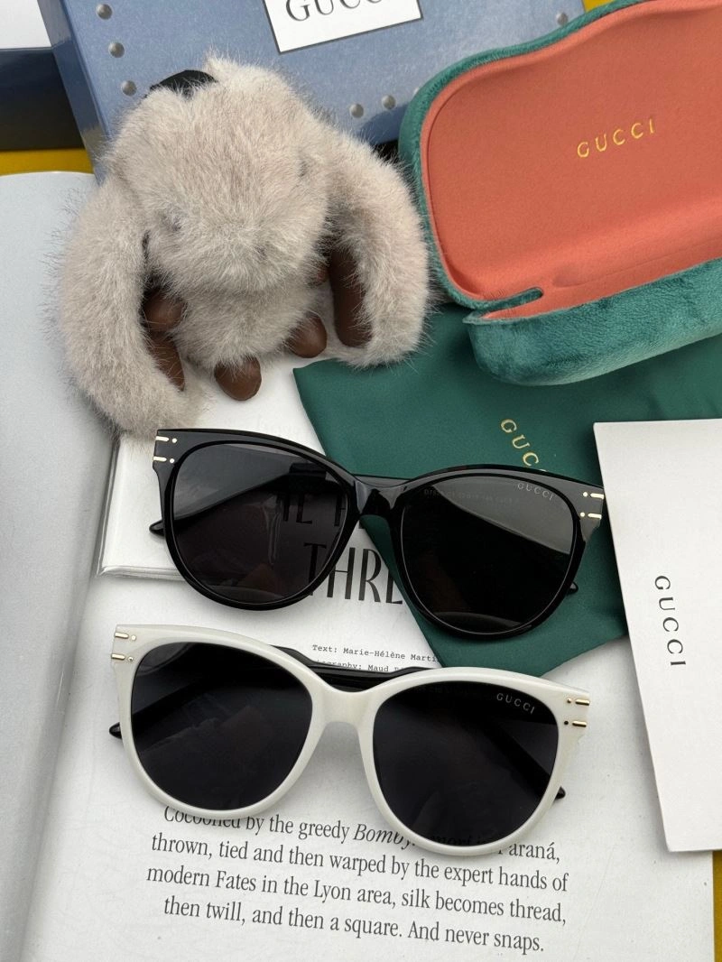 Gucci Sunglasses SmoothTexture 279745