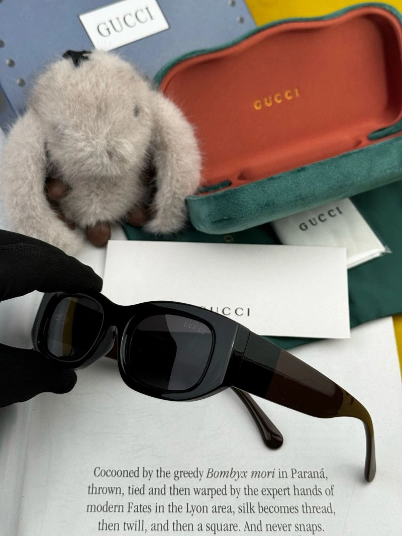Gucci Sunglasses Lightweight 279744
