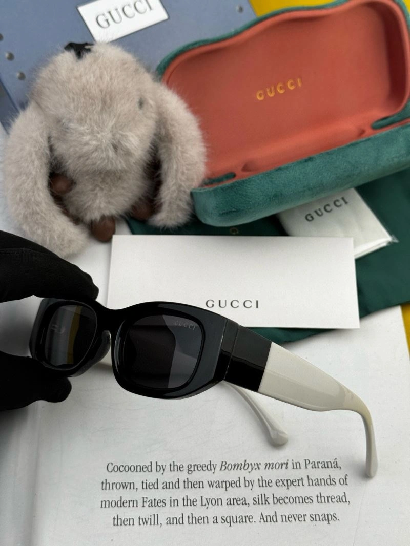 Gucci Sunglasses Lightweight 279744