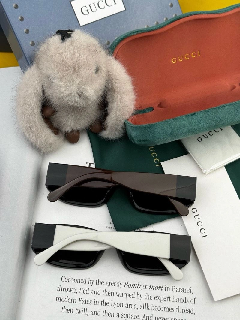 Gucci Sunglasses Lightweight 279744