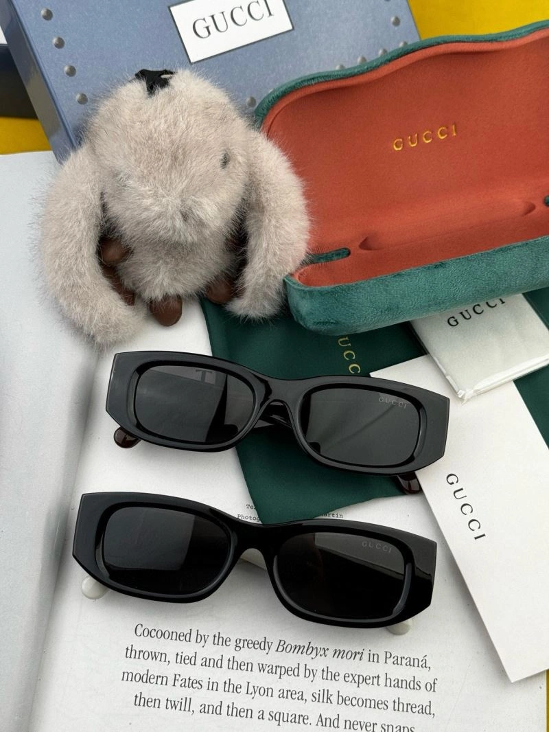 Gucci Sunglasses Lightweight 279744