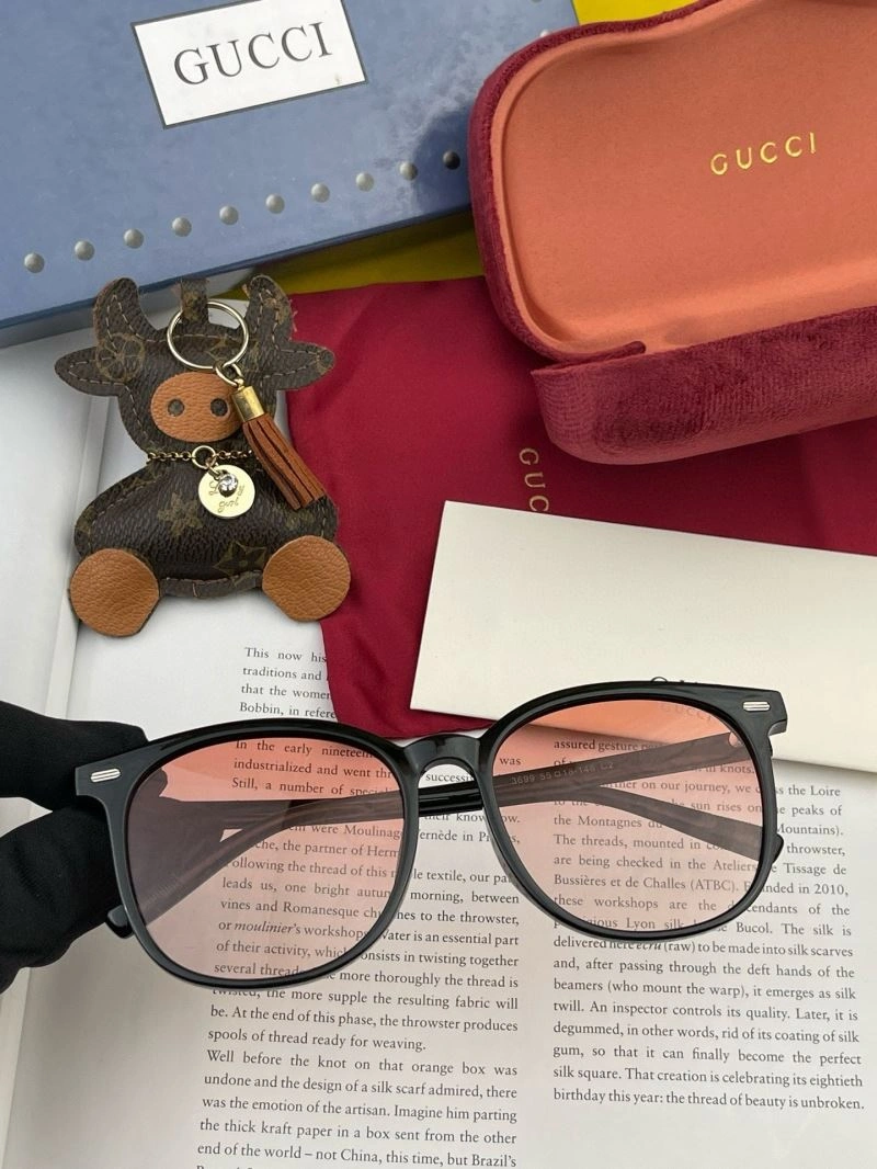 Bold Gucci Sunglasses 279742