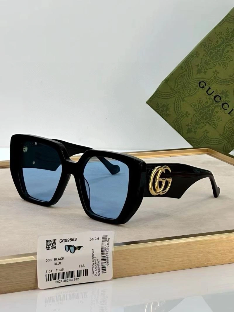 Gucci Sunglasses Sporty 280153