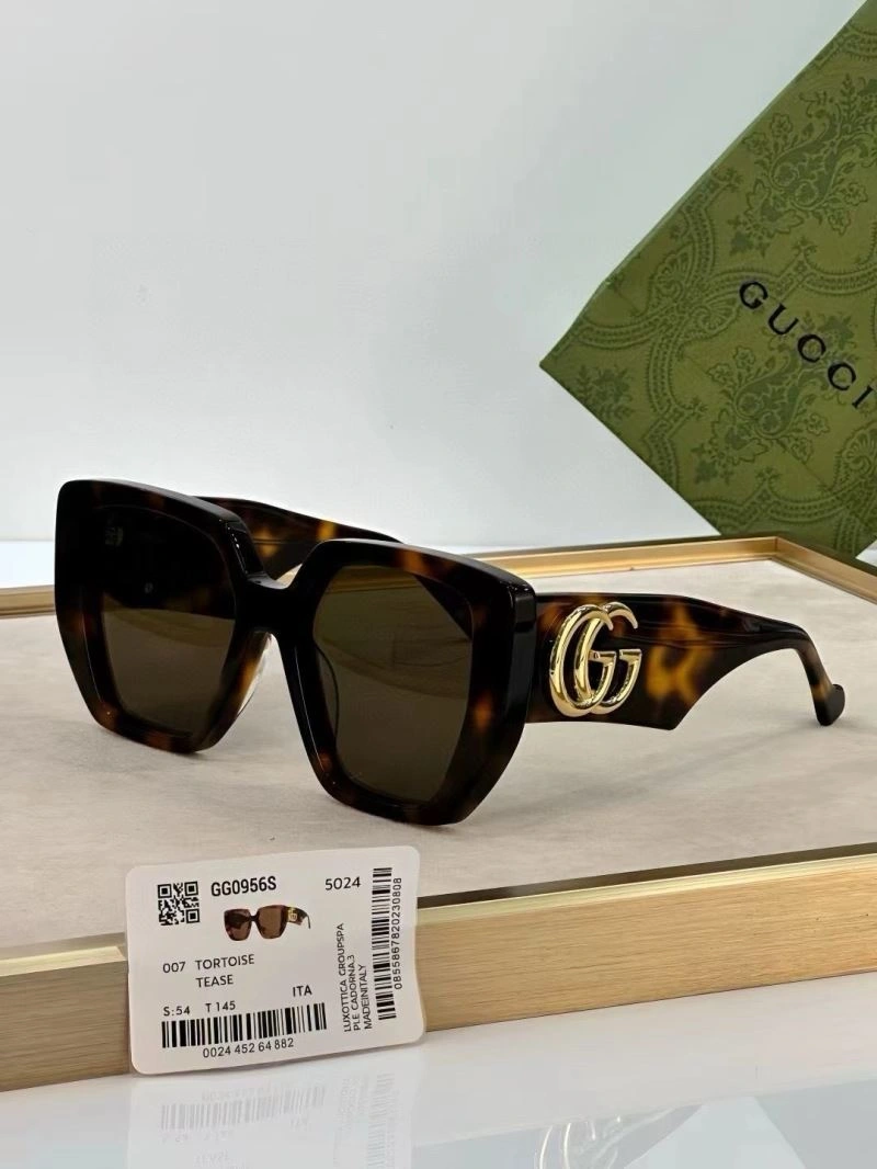 Gucci Sunglasses Sporty 280153