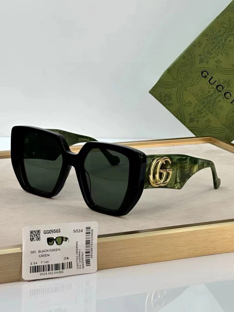 Gucci Sunglasses Sporty 280153