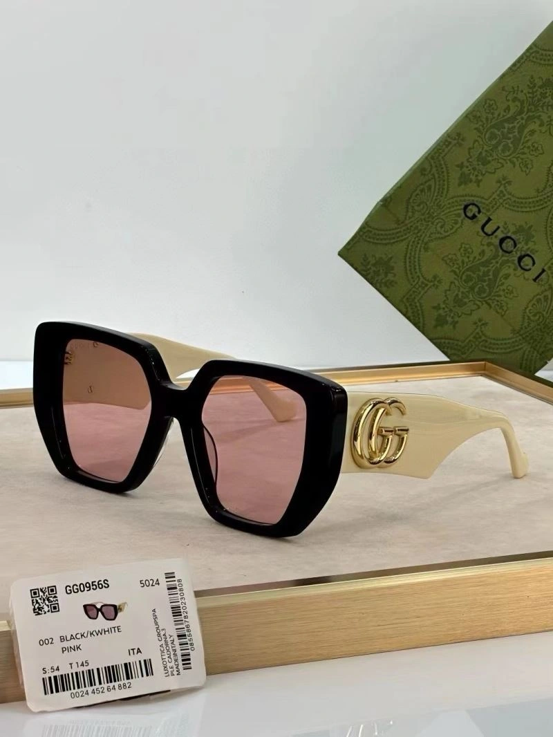 Gucci Sunglasses Sporty 280153