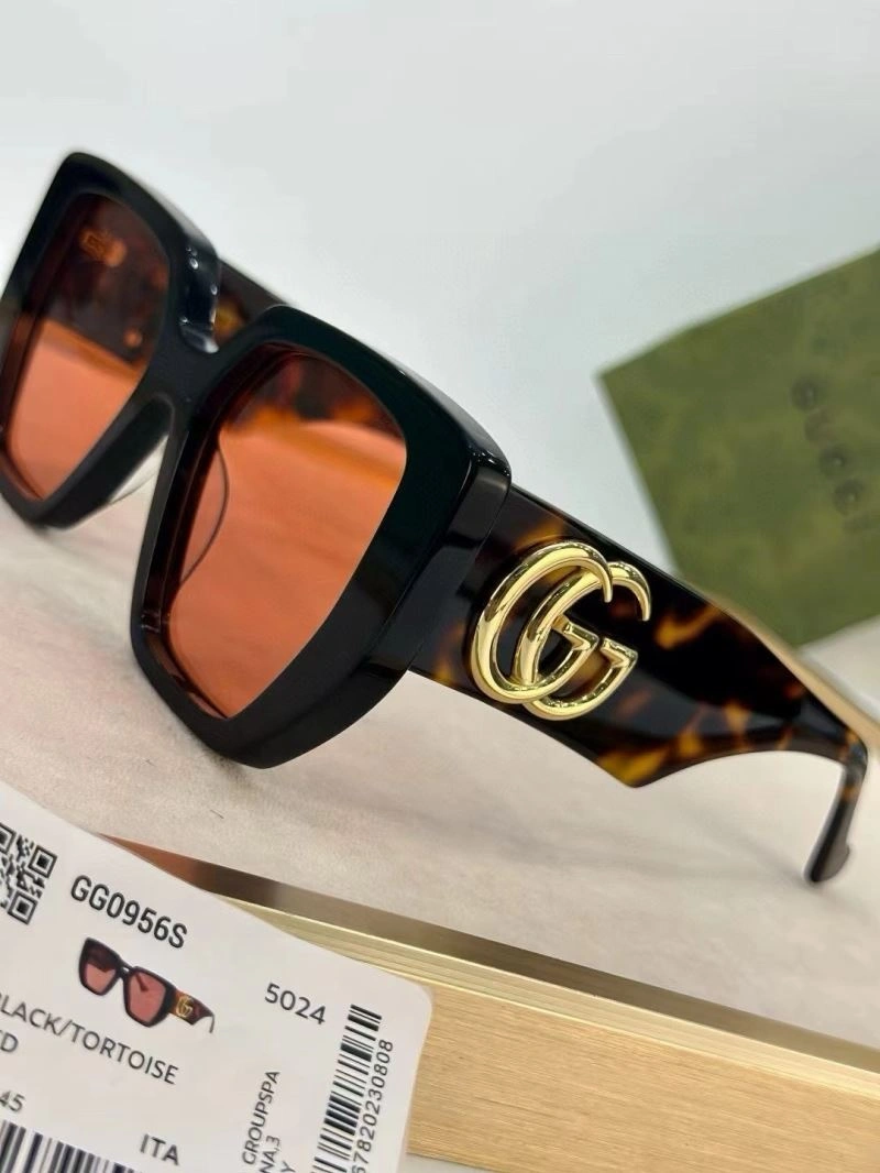 Gucci Sunglasses Sporty 280153