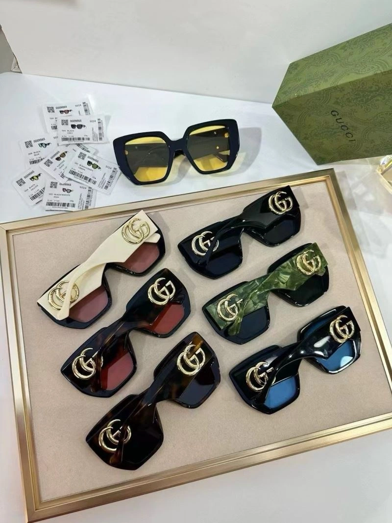 Gucci Sunglasses Sporty 280153