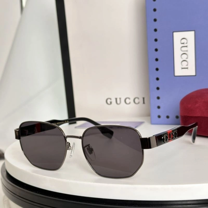Gucci Sunglasses WaterResistant 280123