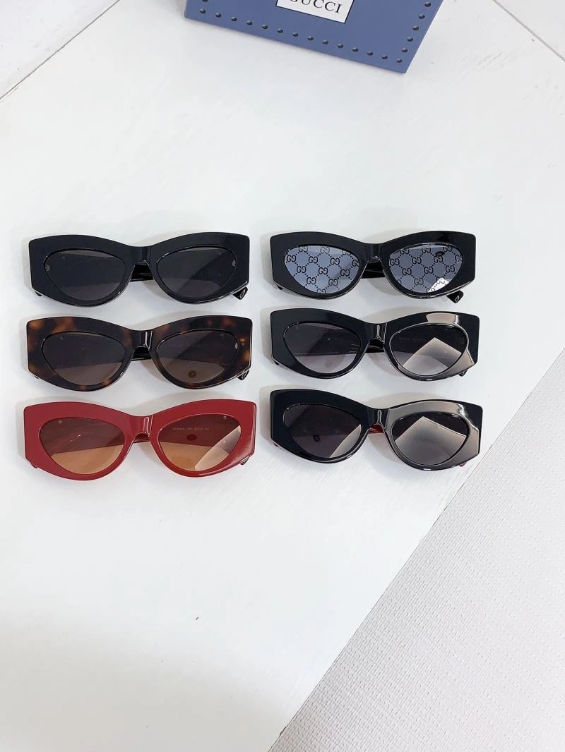 Sporty Gucci Sunglasses 280091