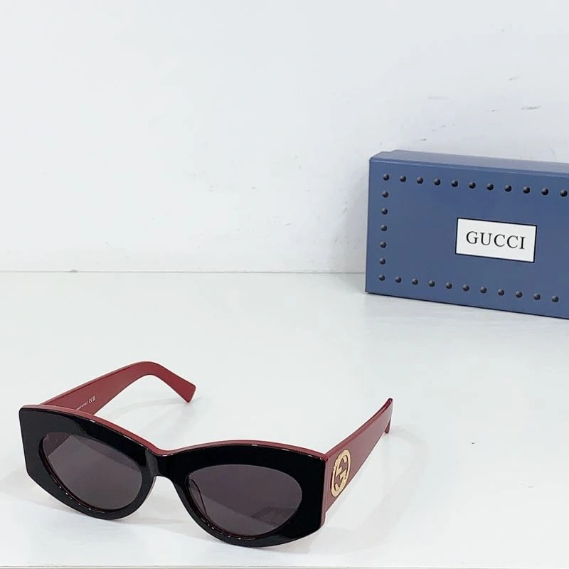 Sporty Gucci Sunglasses 280091
