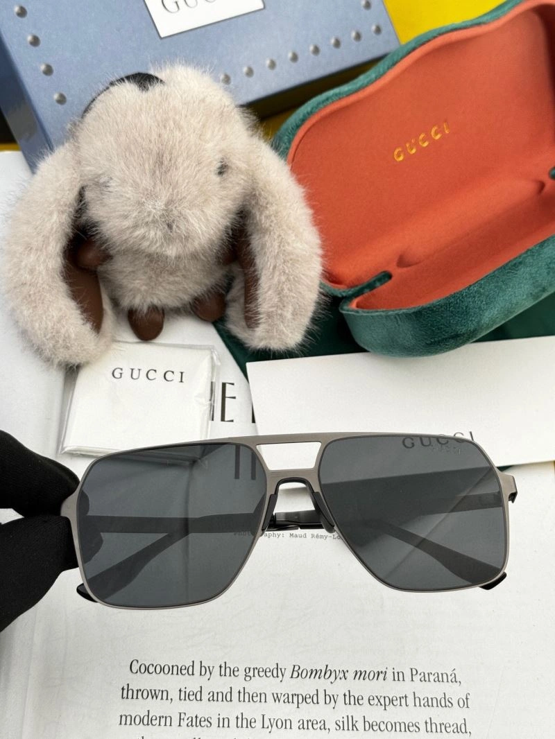 Gucci Sunglasses Vibrant 280111