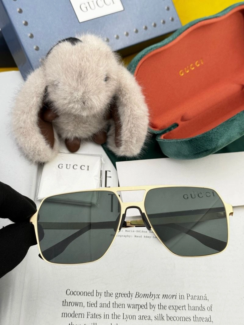Gucci Sunglasses Vibrant 280111