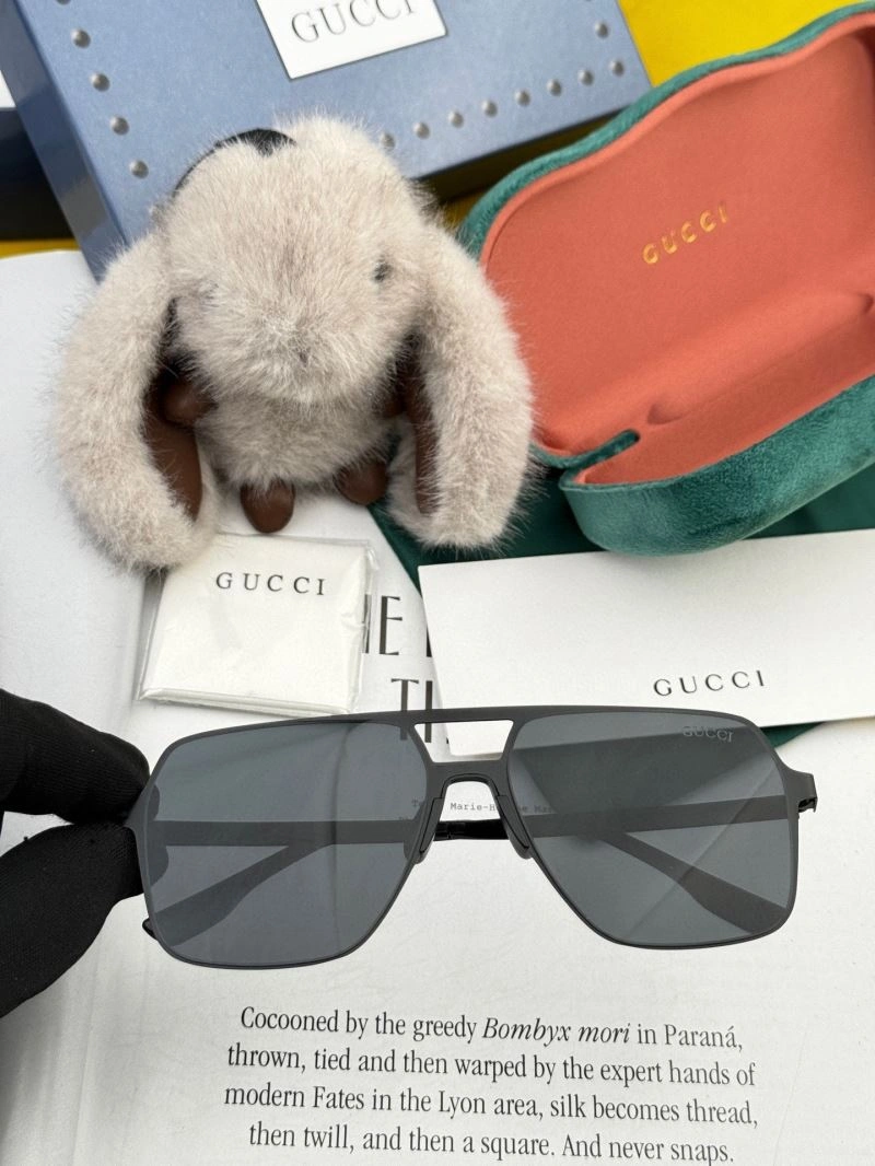 Gucci Sunglasses Vibrant 280111