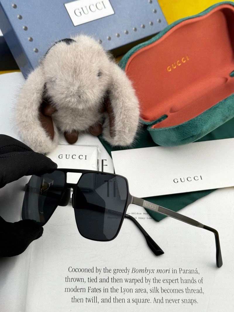 Gucci Sunglasses Vibrant 280111