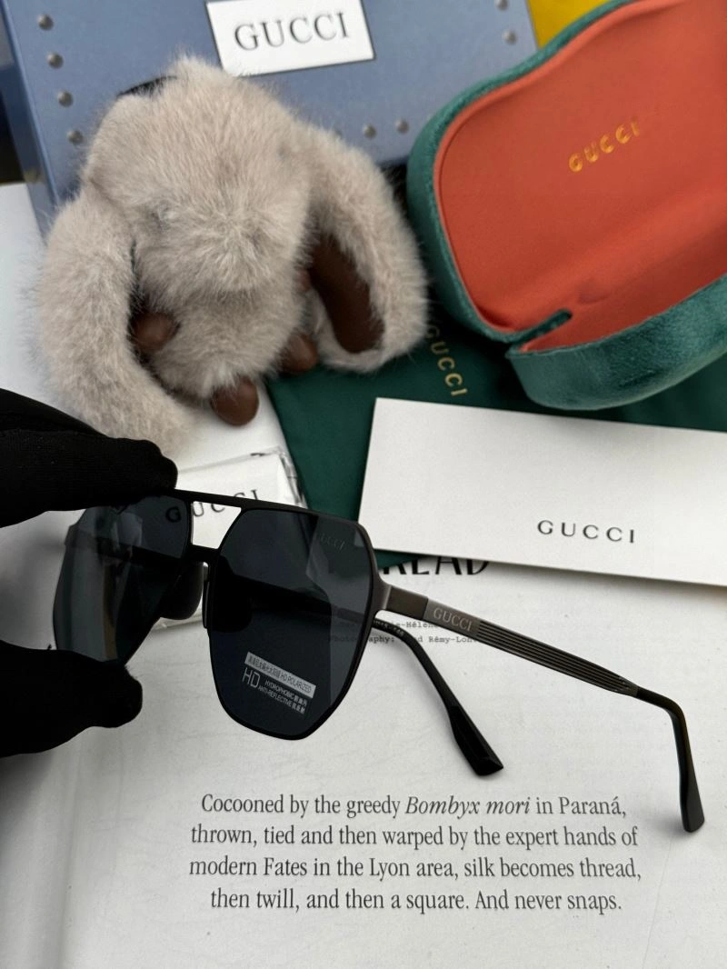 Modern Gucci Sunglasses 280098