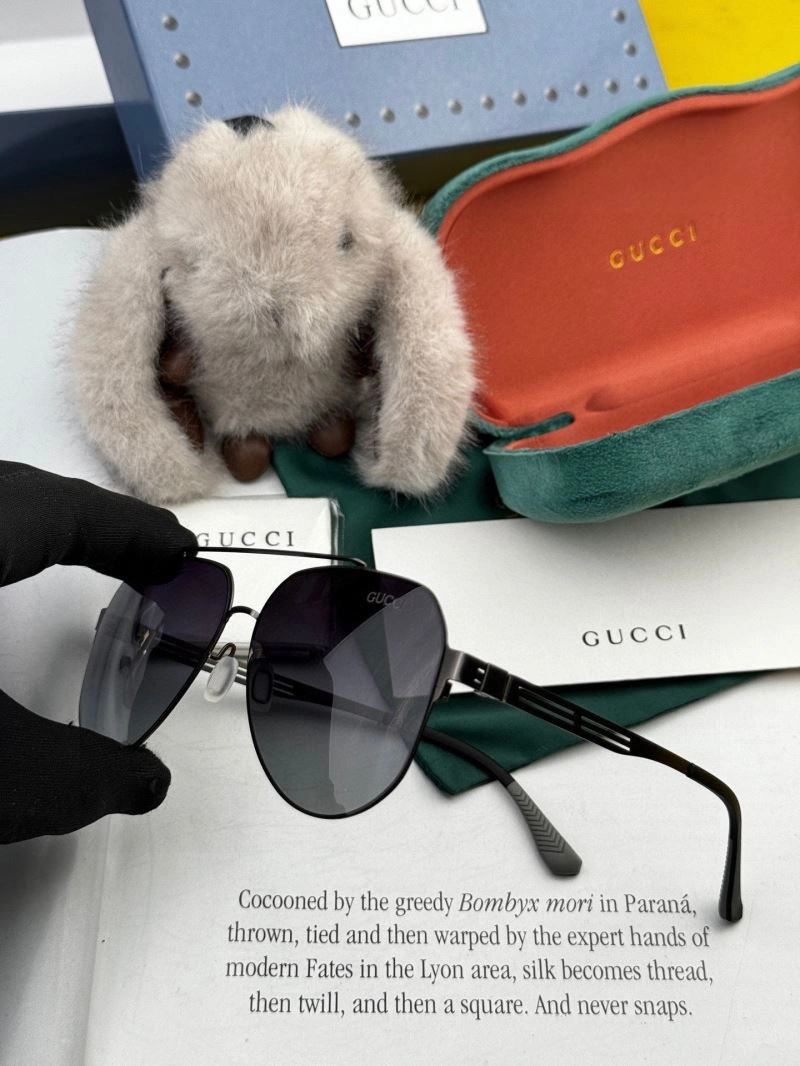 Gucci Sunglasses SportInspired 280110