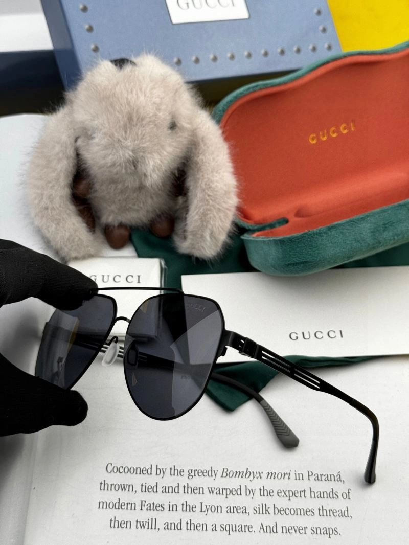 Gucci Sunglasses SportInspired 280110