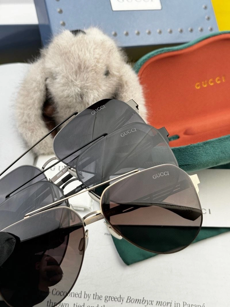 Gucci Sunglasses SportInspired 280110