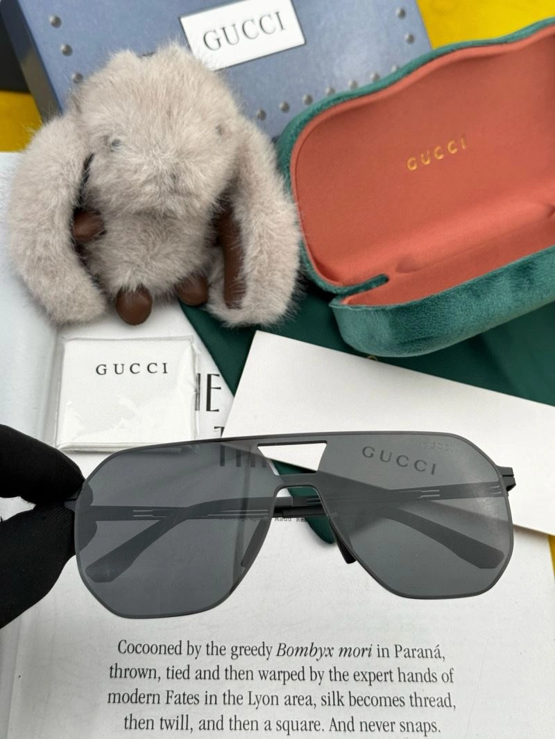 Sleek Gucci Sunglasses 280093