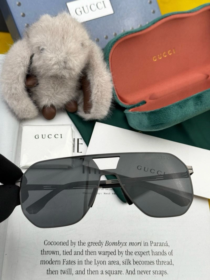 Sleek Gucci Sunglasses 280093