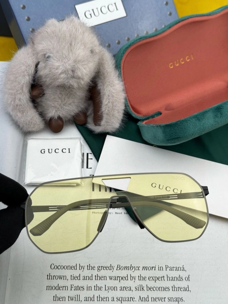 Sleek Gucci Sunglasses 280093