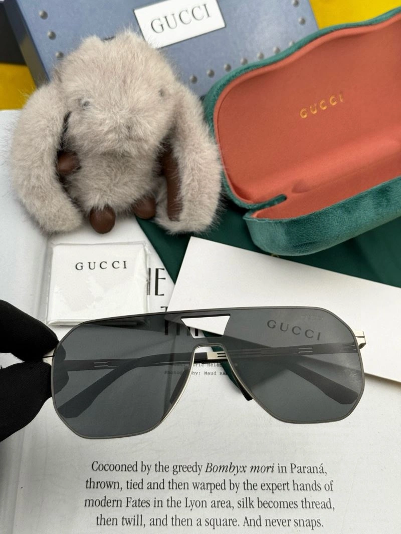 Sleek Gucci Sunglasses 280093