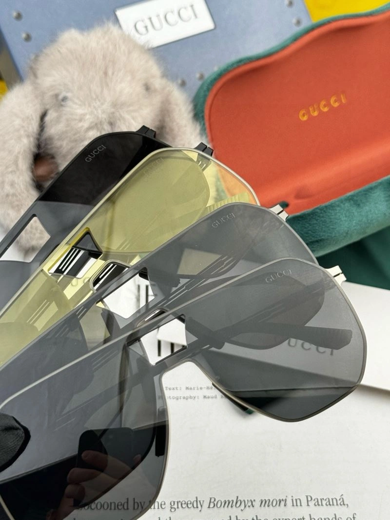 Sleek Gucci Sunglasses 280093