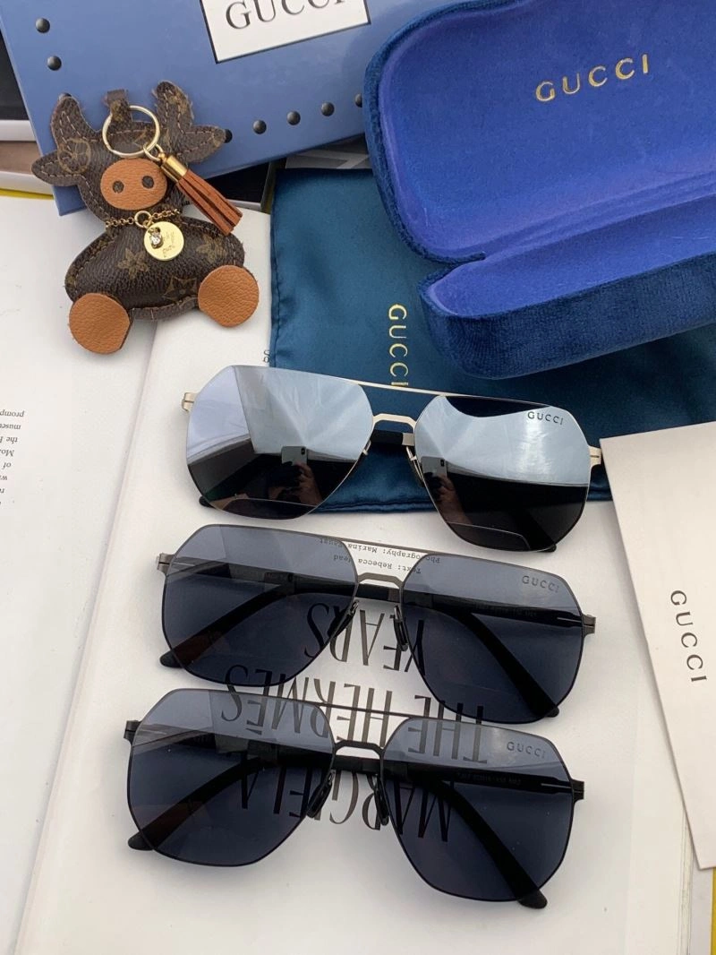 Gucci Sunglasses Chic 280084